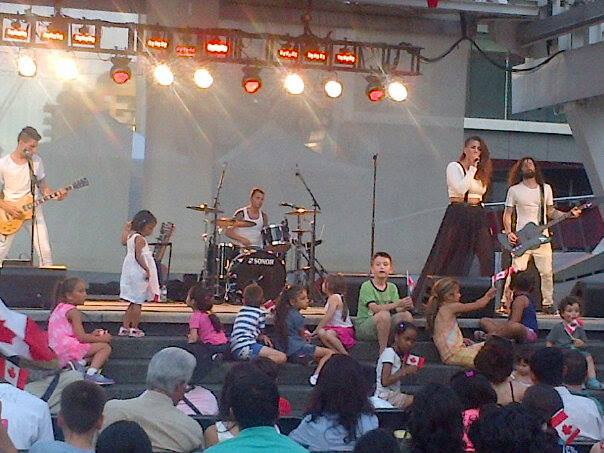 Shawnee Yonge Dundas Sq