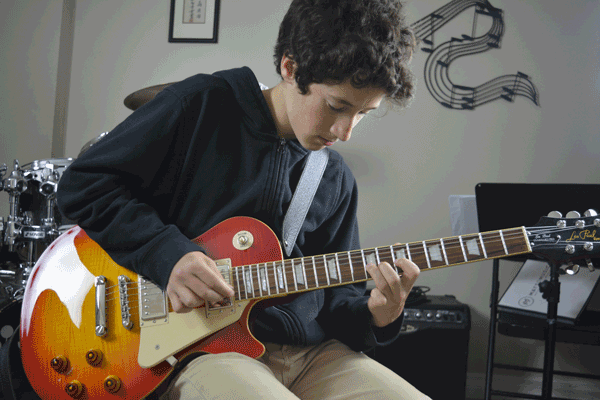 Matto-Guitar-DSC0893.png